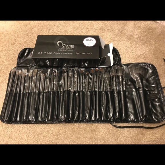Makeup brushes! - Picture 1 of 4